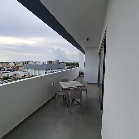 Apartament Luxury 1br With View Larnaca