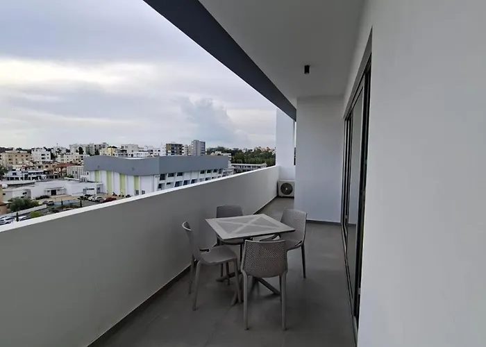 דירה Luxury 1br With View לרנקה